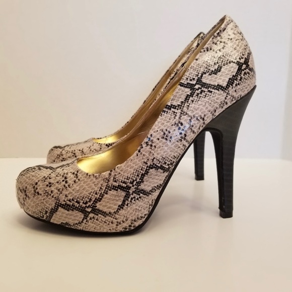 Snakeskin Pumps NWOT Animal Print Heels By Bamboo - Picture 6 of 6